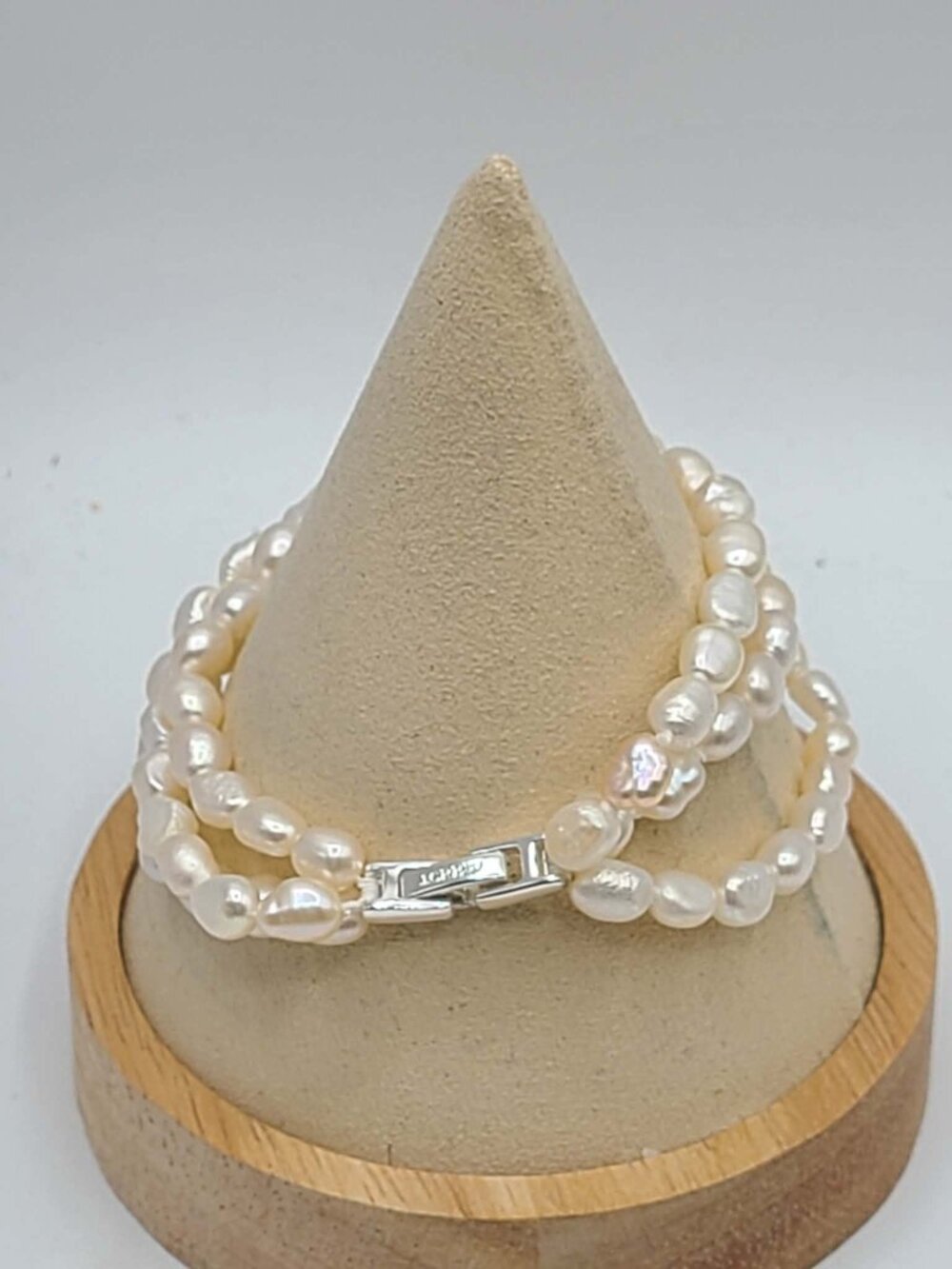J Crew Three Strand Pearl Bracelet Silver Tone Clasp - Picture 7 of 7